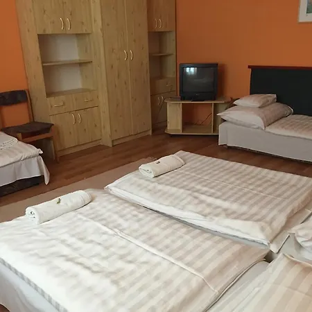Apartman Dora Hajduszoboszlo Exterior photo
