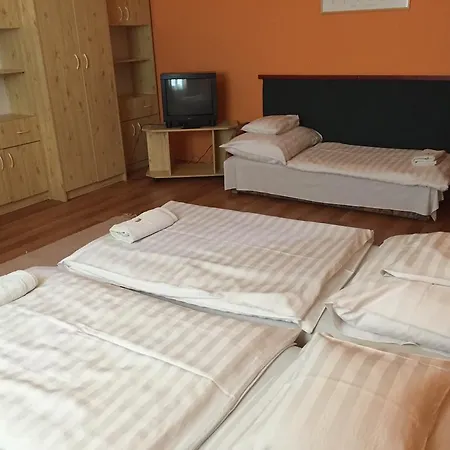 Apartman Dora Hajduszoboszlo Exterior photo